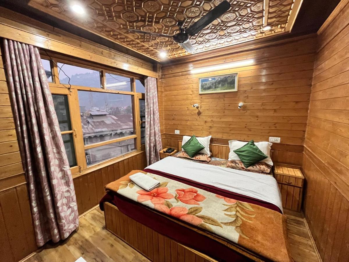 Sun N Shade Guest House Srīnagar Exterior foto