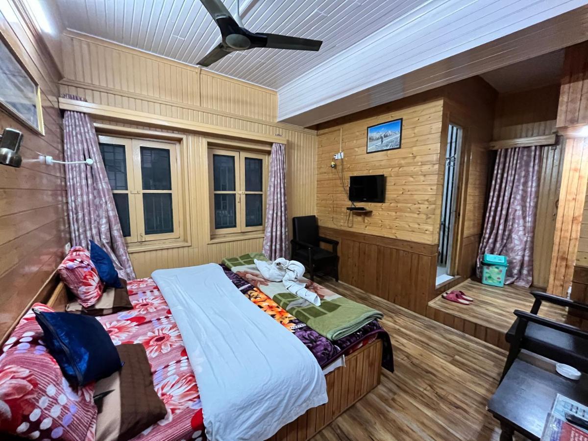 Sun N Shade Guest House Srīnagar Exterior foto